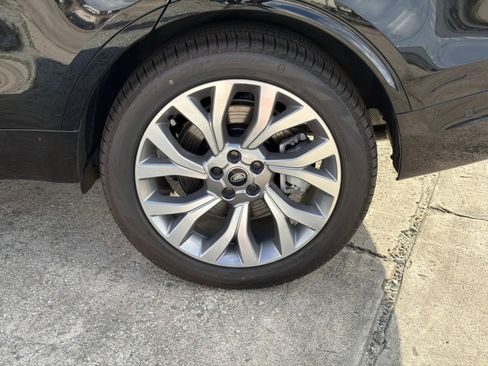 New 2026 Land Rover Discovery Limited Edition AWD/4WD image 3
