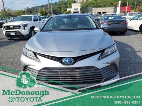 Used 2022 Toyota Camry LE FWD image 2