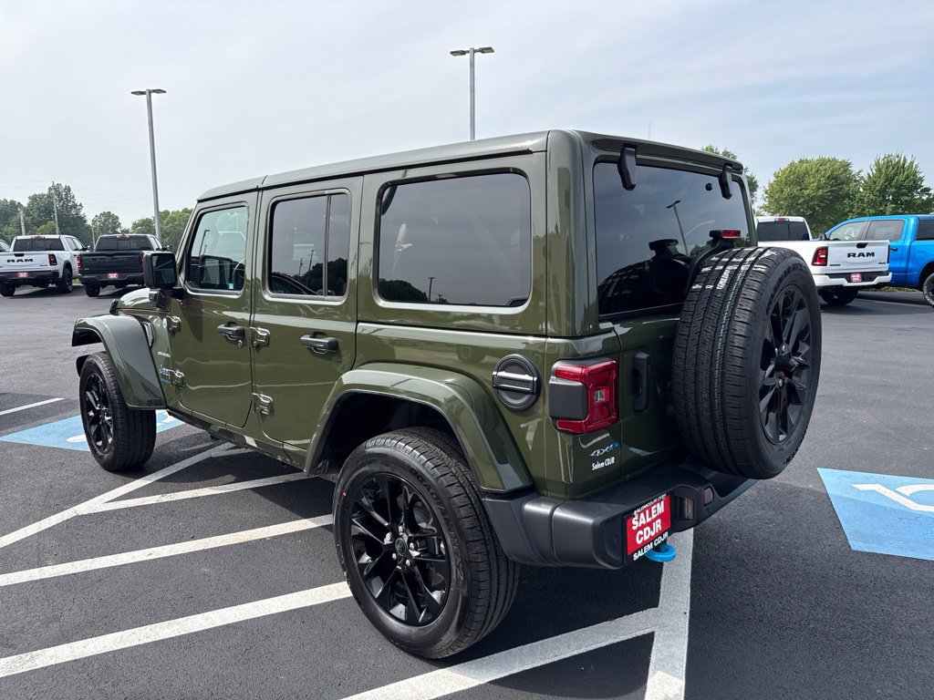 Used 2024 Jeep Wrangler Unlimited Sahara w/ Safety Group AWD/4WD image 6