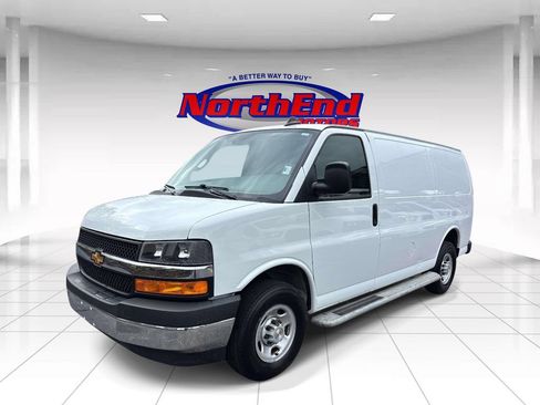 Used 2024 Chevrolet Express 2500 w/ Driver Convenience Package RWD image 7