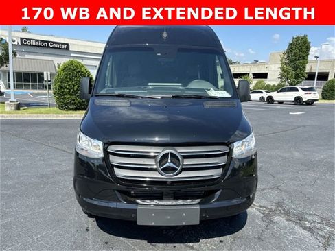 Used 2024 Mercedes-Benz Sprinter 2500 image 2