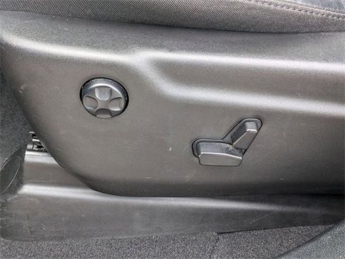 Used 2024 Dodge Durango GT image 13