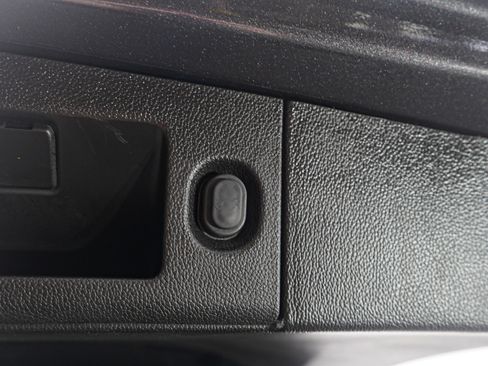 Used 2018 GMC Yukon XL Denali w/ Open Road Package image 12