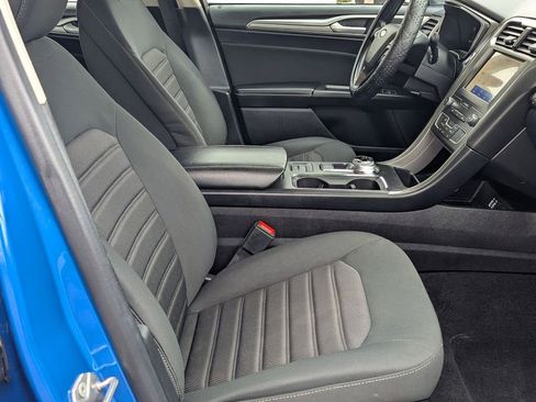 Used 2020 Ford Fusion SE image 26