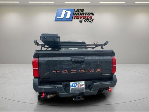 Used 2025 Toyota Tacoma TRD Off-Road AWD/4WD image 6