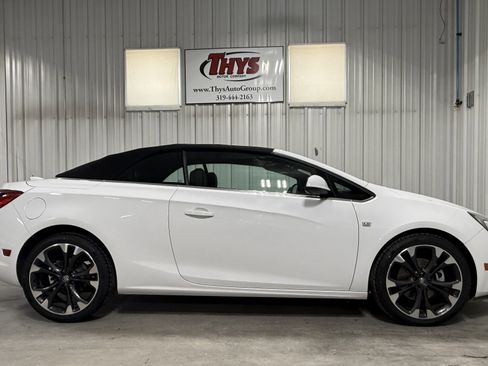 Used 2019 Buick Cascada Premium image 5