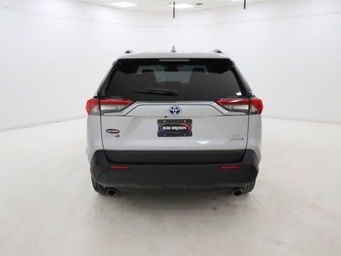 Used 2021 Toyota RAV4 XLE w/ Convenience Package image 4