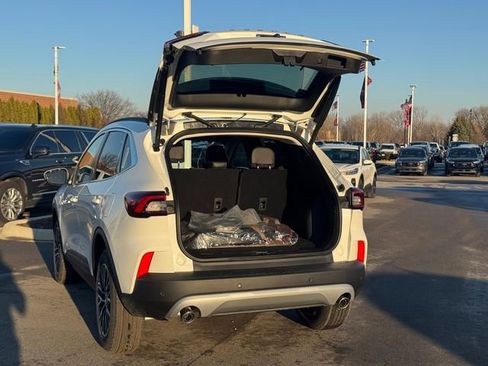 New 2026 Ford Escape SE FWD image 5