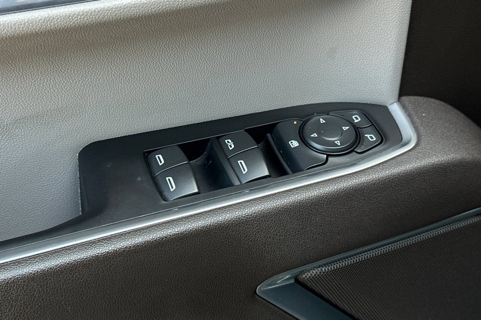 Used 2026 Chevrolet Silverado 1500 LT RWD image 12