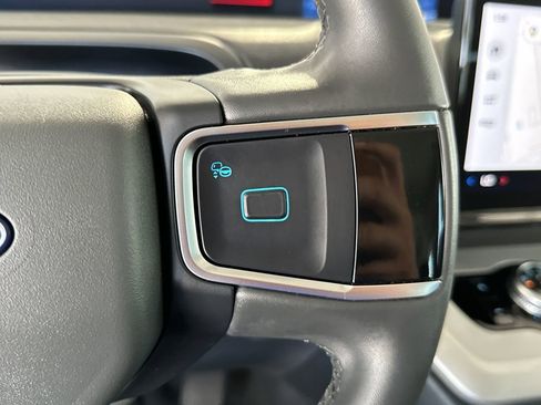 Used 2025 Ford Expedition Active RWD image 21