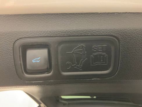 Used 2021 Ford Expedition Max XLT AWD/4WD image 36
