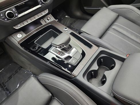 Used 2023 Audi Q5 2.0T Premium Plus w/ Premium Plus Package AWD/4WD image 11