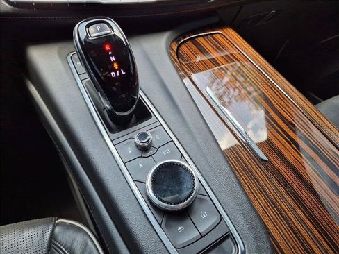 Used 2021 Cadillac Escalade Premium Luxury RWD image 11
