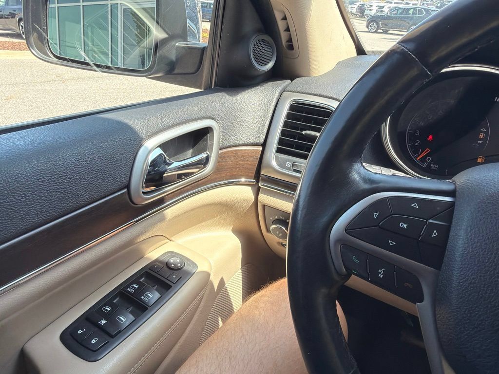 Used 2018 Jeep Grand Cherokee Limited AWD/4WD image 20