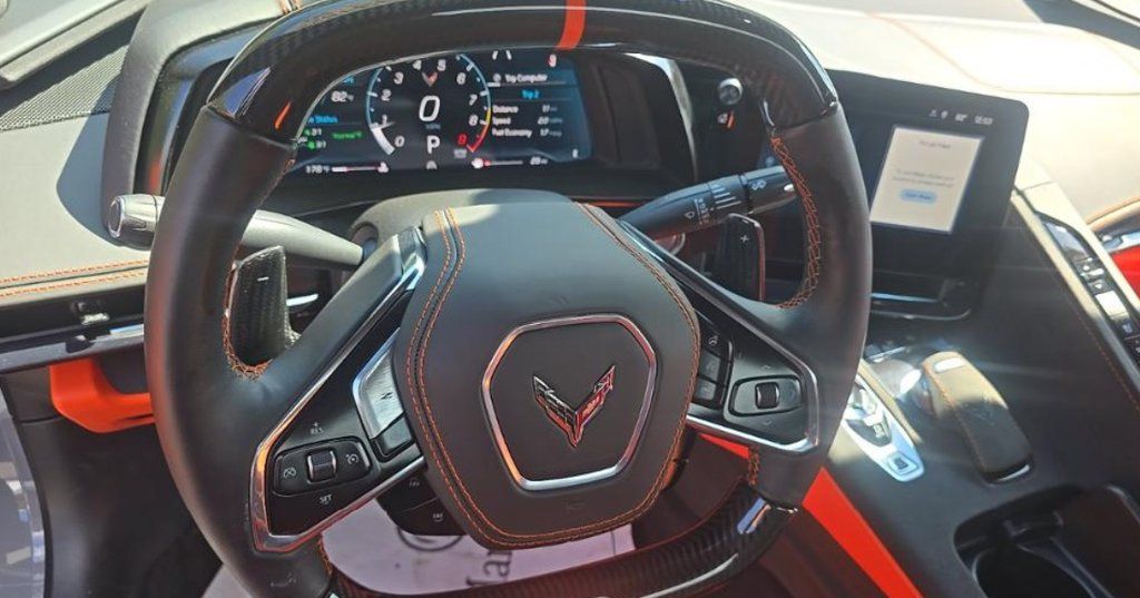 Used 2025 Chevrolet Corvette Z06 RWD image 3