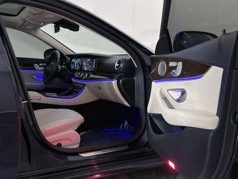 Used 2021 Mercedes-Benz E 350 4MATIC Sedan w/ Premium Package image 21