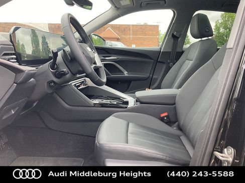 Used 2025 Audi Q5 Premium Plus w/ Premium Plus image 11