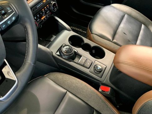Used 2024 Ford Bronco Sport Outer Banks w/ Tech Package AWD/4WD image 17