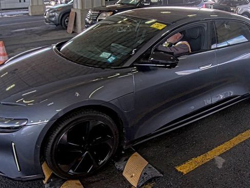 Used 2024 Lucid Air Touring AWD/4WD image 2