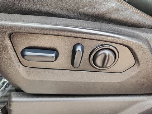 Used 2023 GMC Sierra 3500 AT4 w/ AT4 Preferred Package image 12