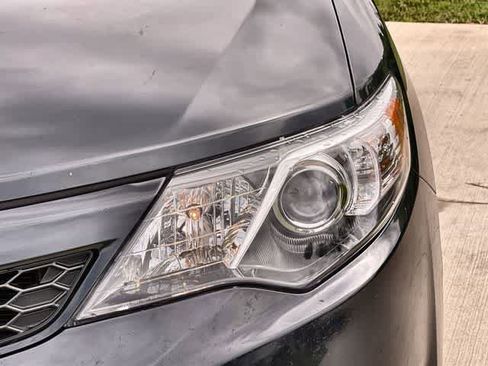 Used 2014 Toyota Camry SE FWD image 24