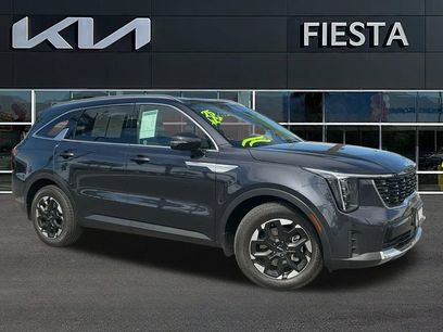 Certified 2025 Kia Sorento S w/ Panoramic Sunroof Package