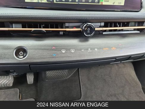 Used 2024 Nissan Ariya AWD image 23