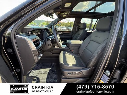 Used 2026 GMC Yukon Denali w/ Sun & Power Step Package AWD/4WD image 21