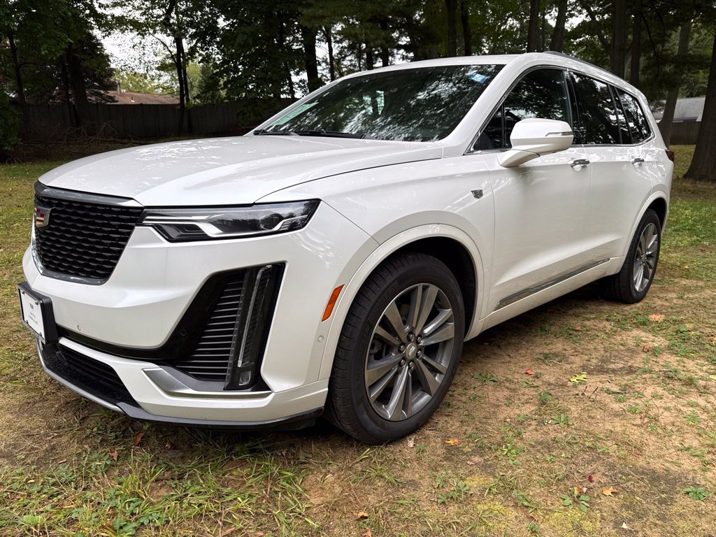 Used 2022 Cadillac XT6 Premium Luxury w/ Technology Package AWD/4WD image 4