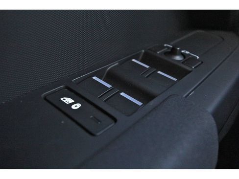 Used 2023 Land Rover Defender 110 AWD/4WD image 20