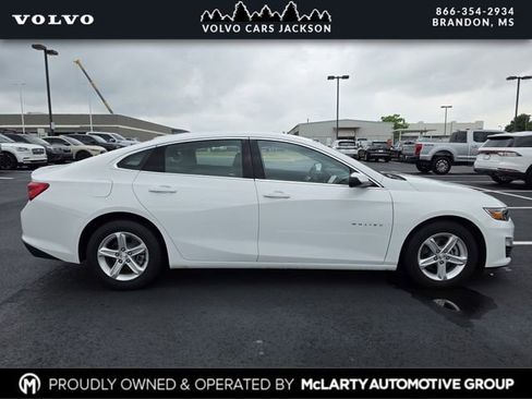 Used 2022 Chevrolet Malibu LS w/ Driver Confidence Package II FWD image 3
