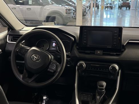 Used 2022 Toyota RAV4 XLE AWD/4WD image 20