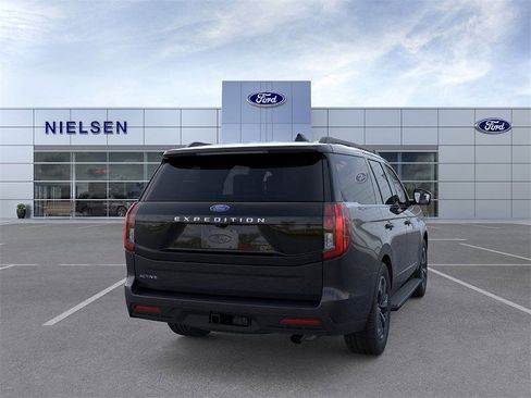New 2026 Ford Expedition Active image 8