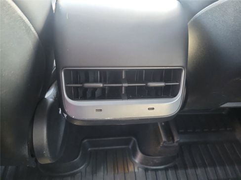 Used 2021 Tesla Model Y Long Range AWD/4WD image 14