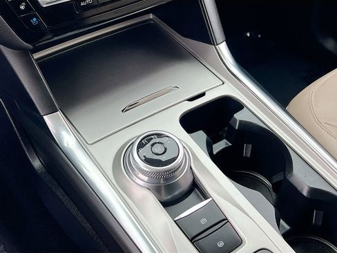 Used 2021 Ford Explorer Limited w/ Equipment Group 301A image 17