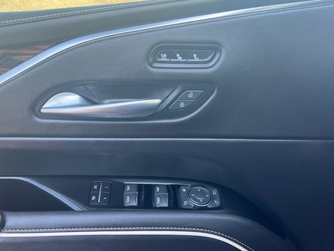 Used 2022 Cadillac Escalade Premium Luxury w/ LPO, Radiant Package image 21