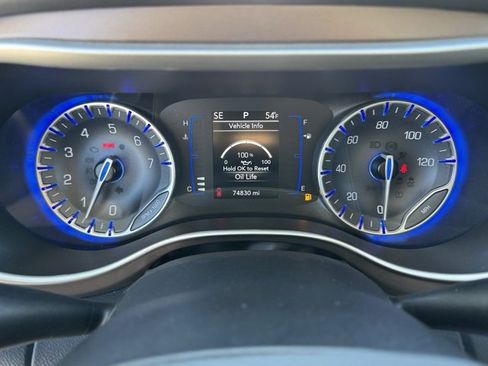 Certified 2023 Chrysler Voyager LX image 14