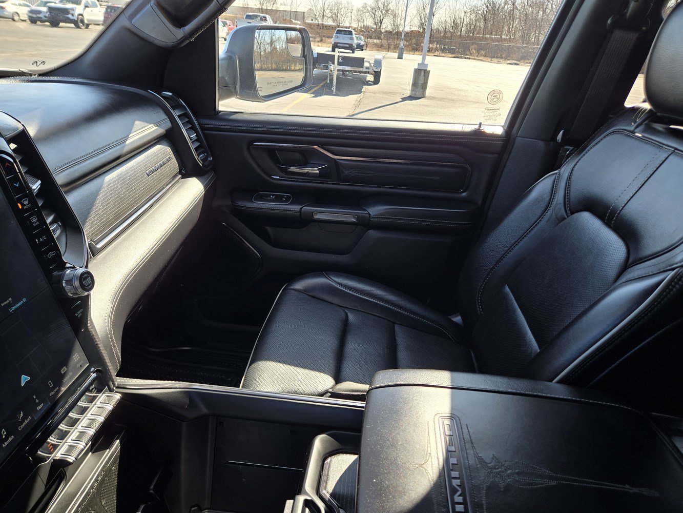 Used 2022 RAM 1500 Limited w/ Body-Colour Bumper Group AWD/4WD image 17