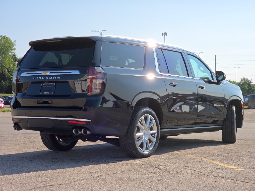 Used 2021 Chevrolet Suburban High Country w/ Premium Package AWD/4WD image 27