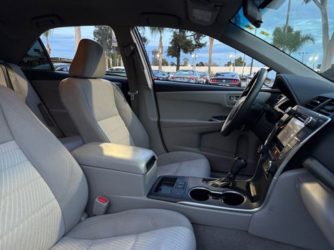 Used 2017 Toyota Camry LE image 19