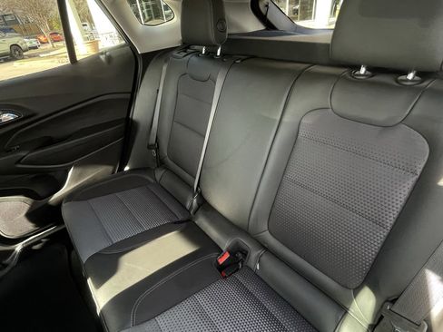 Certified 2025 Chevrolet Trax LT image 23