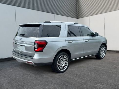 Used 2022 Ford Expedition Limited AWD/4WD image 5