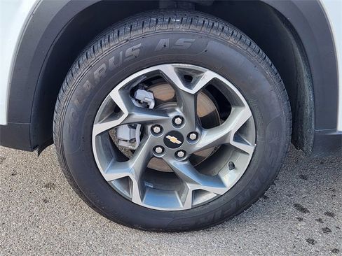 Used 2024 Chevrolet Trax LT image 13