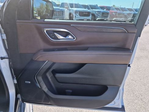 Used 2023 Chevrolet Suburban High Country AWD/4WD image 37