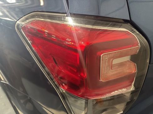 Used 2018 Subaru Forester 2.5i Premium AWD/4WD image 6