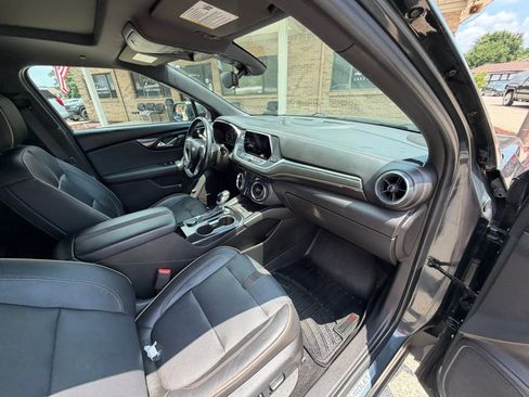 Used 2019 Chevrolet Blazer Premier w/ Sun and Wheels Package AWD/4WD image 10