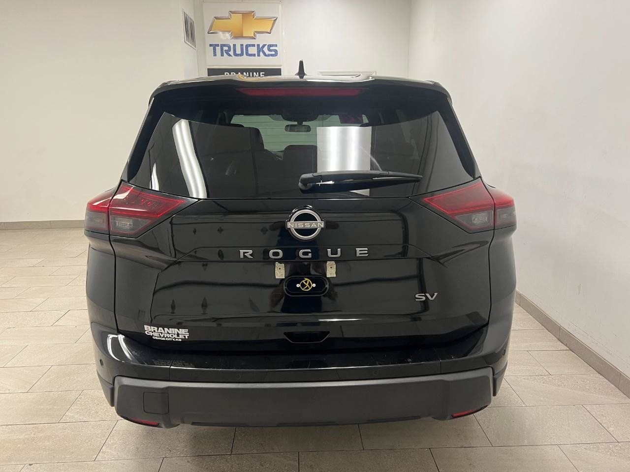 Used 2024 Nissan Rogue SV FWD image 14