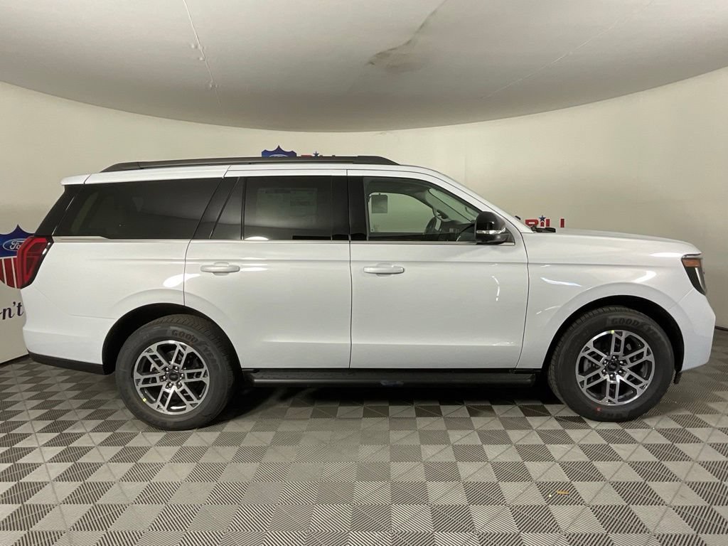 New 2026 Ford Expedition Active RWD image 2