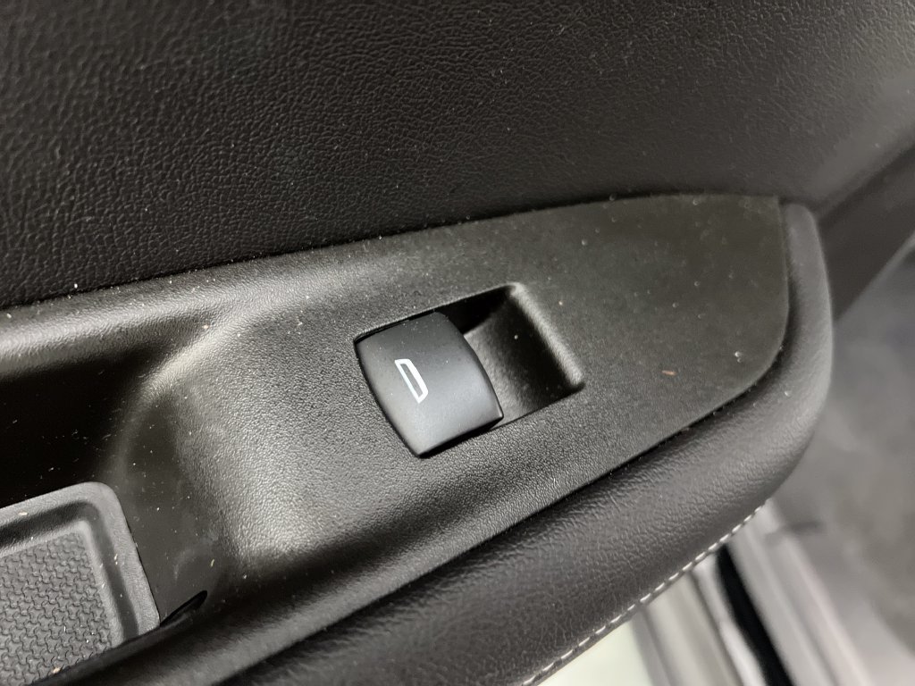 Used 2025 Chevrolet Blazer LT FWD image 20