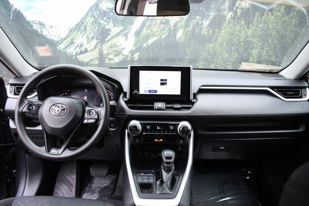 Certified 2025 Toyota RAV4 XLE w/ Convenience Package AWD/4WD image 18